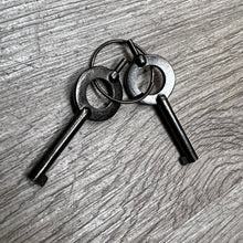 Load image into Gallery viewer, HANDCUFF