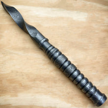 Load image into Gallery viewer, 9.5&quot; DAMASCUS TRI DAGGER
